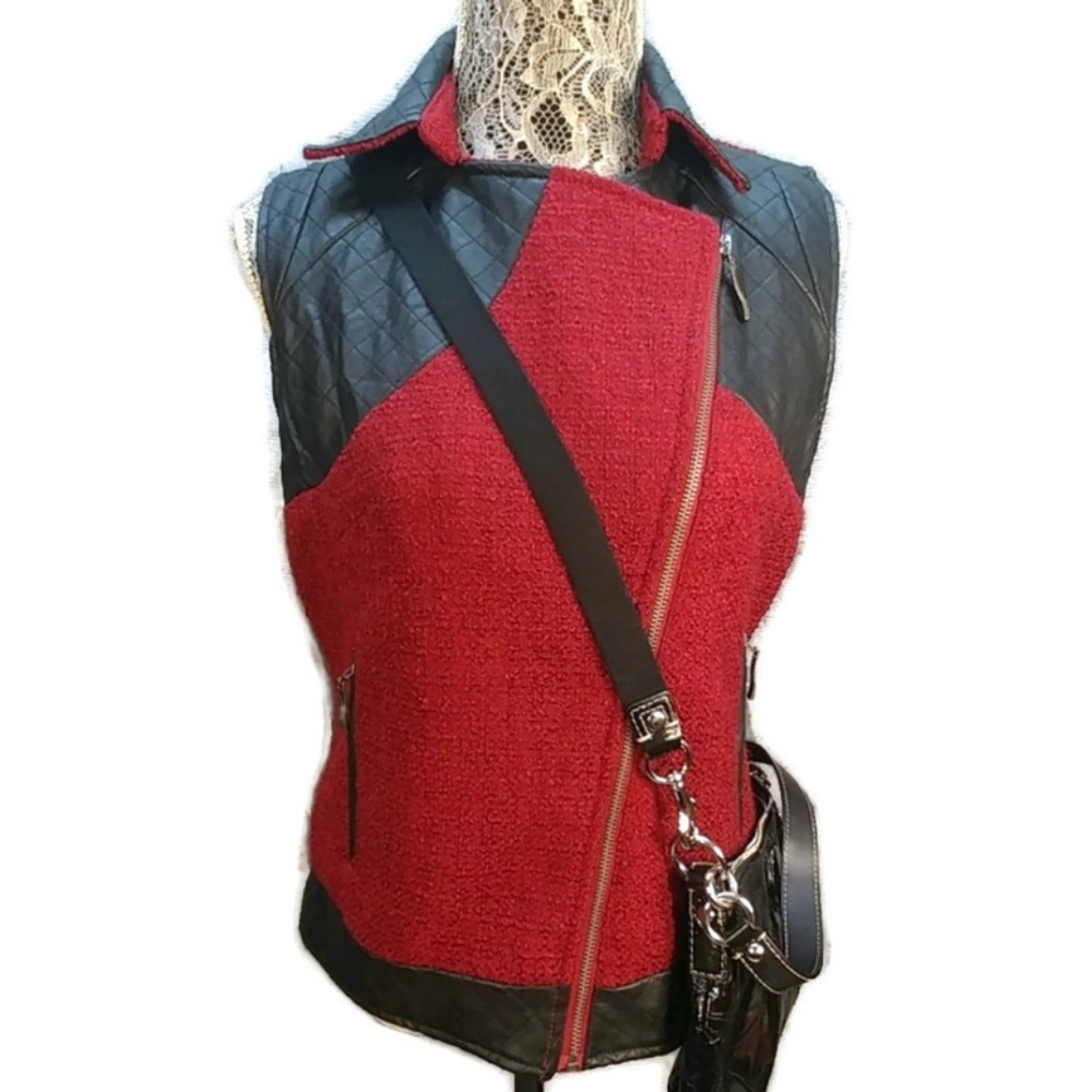 Montana Co Women’s M Red Black Moto Vest Quilted Faux Leather Paisley Lined NWT